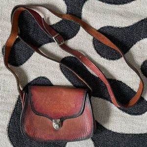Vintage small leather mini purse - says “Honduras”